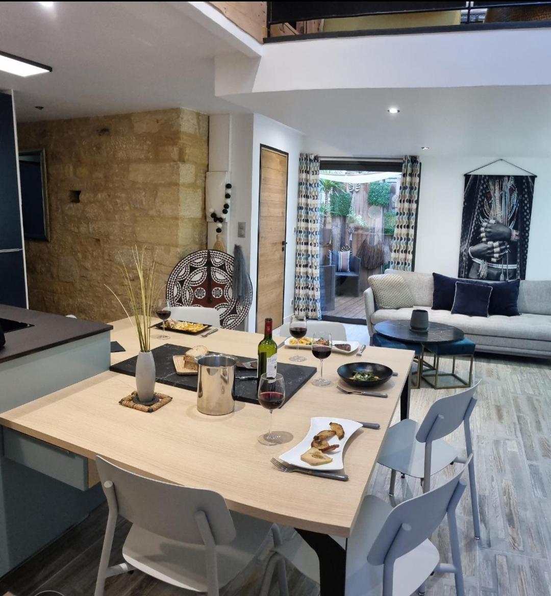 Appartement Avec Terrasse & Parking Sarlat Centre Екстер'єр фото